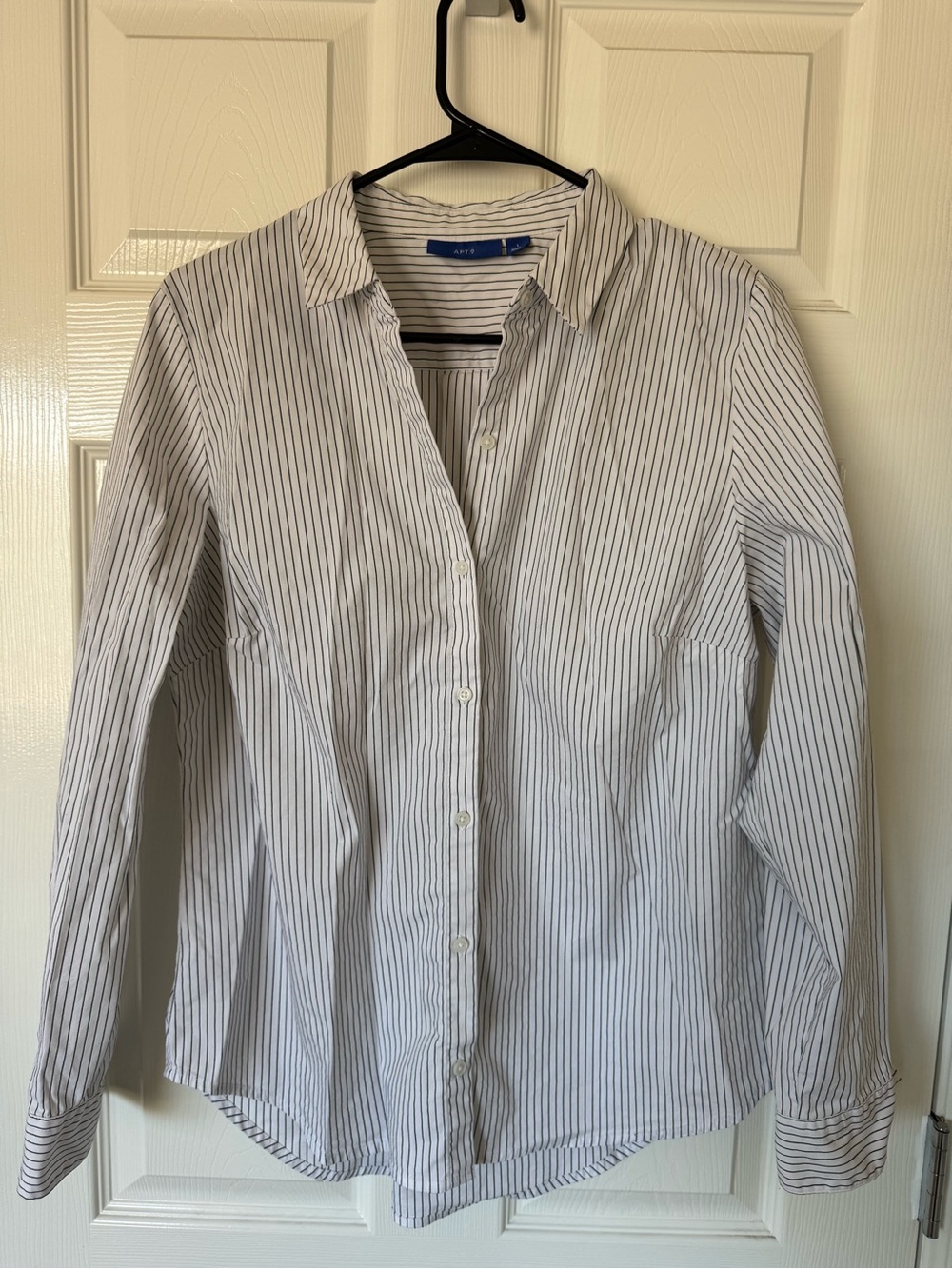 Apt. 9 Striped Black and White Button Down Shirt Women’s Large
